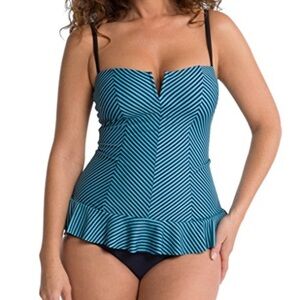 Spanx Ruffle swim dress one piece striped women’s 8 EUC